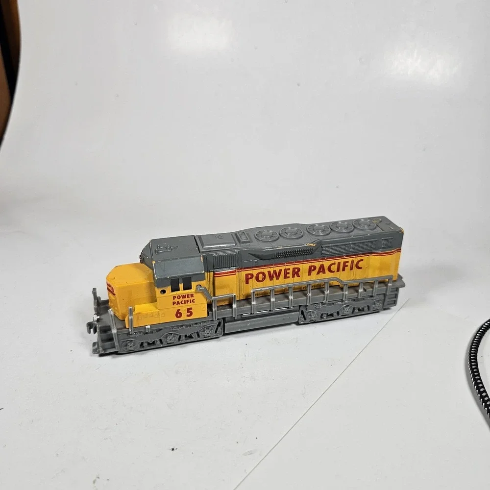 FREIGHT LOCOMOTIVE DIECAST CAR 6.75 INCH SCALE DIECAST CAR
